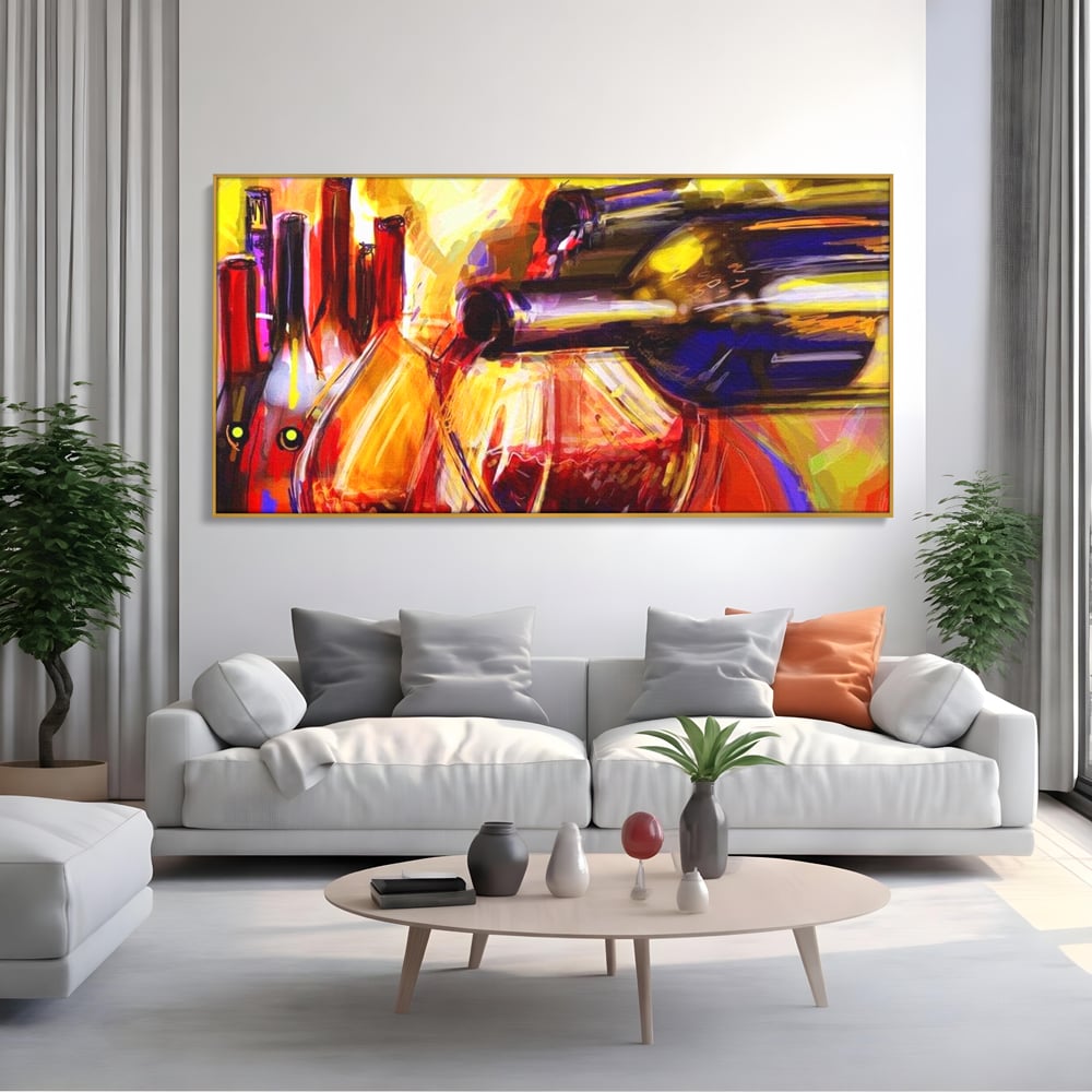Tablou canvas cu pictura abstracta cu sticle si pahare de vin, in rama de aluminiu auriu, pe perete intr-un living